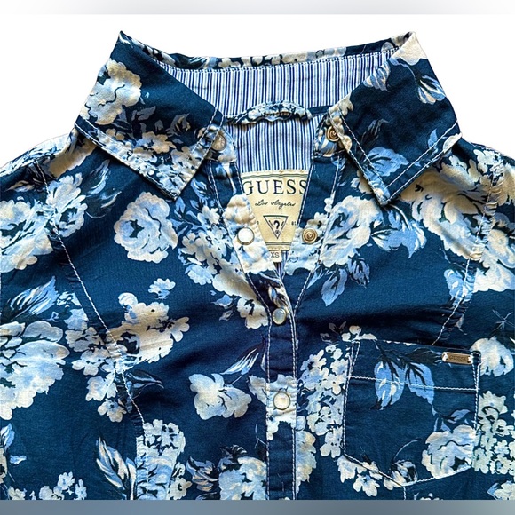 GUESS FLORAL BUTTON DOWN - Picture 3 of 4